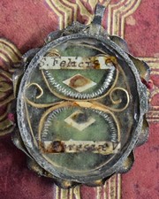 relic reliquary reliquia