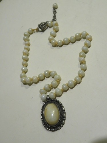 Vecchia collana con finte - con,