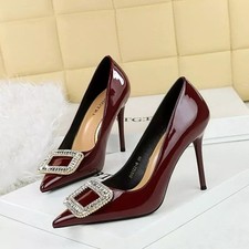 Decolte Rosso Vino Vernice Con