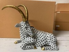 Statuina Herend a rete