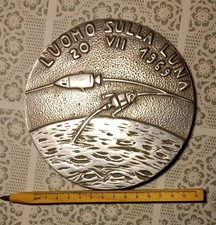 MEDAGLIONE PRESUMIBILMENTE IN ALLUMINIO - L'UOMO SULLA LUNA 1969 VEDI FOTO