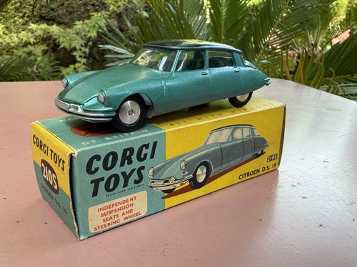 Corgi toys 210s citroen - toys,