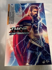 Hot Toys Sideshow Thor scala