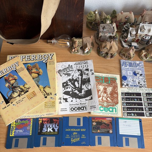 Commodore amiga games box - commodore,