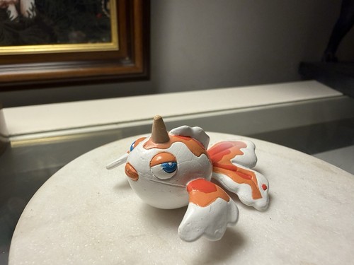 Figurina pokemon goldeen tomy - figurina,