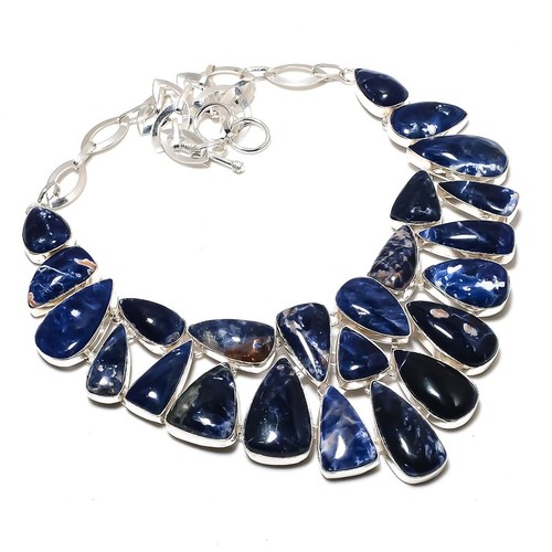 Collana con pietre - preziose, a