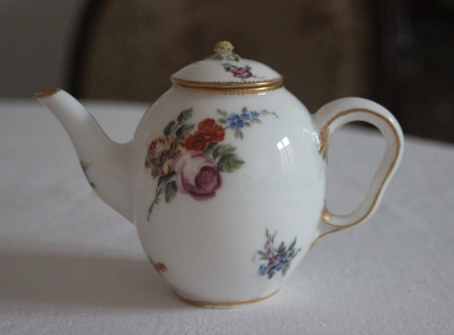 Théière porcelaine dans - théière,