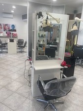 arredamento negozio parrucchiera