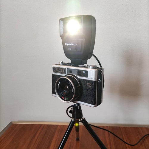 Macchina fotografica retrò - , e