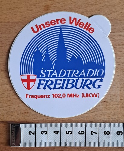 Vecchio adesivo sticker radio