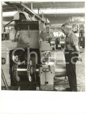 1966 GENOVA CORNIGLIANO Stabilimento ITALSIDER - Operaio al lavoro *Foto 18x24