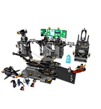 LEGO 7783 La Batcaverna Il
