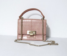 Borsa rosa effetto coccodrillo