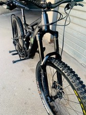 ebike mtb specialized kenevo expert colore nero lucido e opaco.  