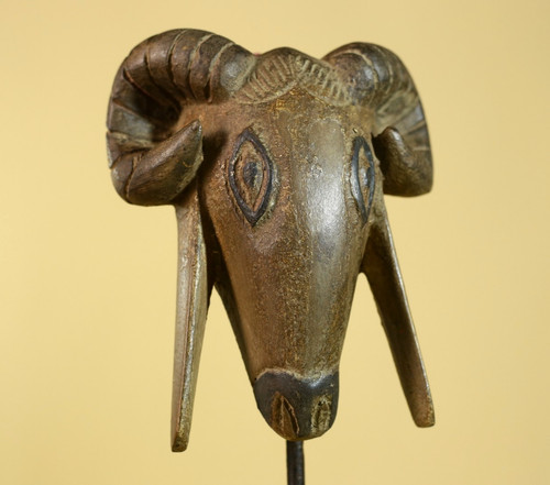 Antica maschera africana - , in