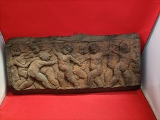 Bassorilievo Su Tavola Di