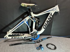 Giant Glory 01 Downhill
