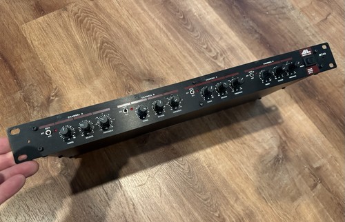 Audio logic mt44 quad noise - audio,