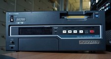 Registratore Panasonic AJ-D455E (DVCPRO/DV/DVCAM/MiniDV) con SDI e FIREWIRE