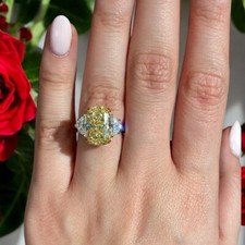 Anello in oro con diamanti IGI