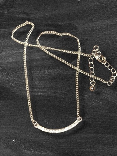 Collana con ciondolo barra