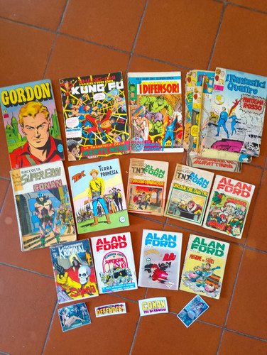 Lotto fumetti supereroi corno