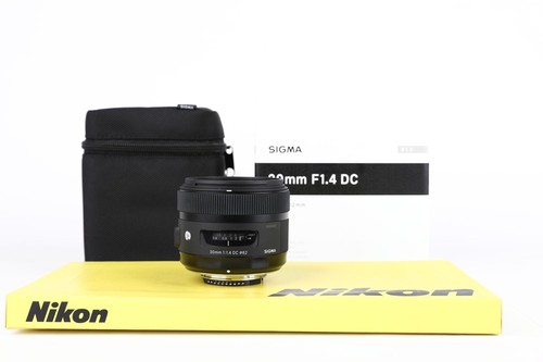 Sigma 30mm art nikon - f1.4, dc
