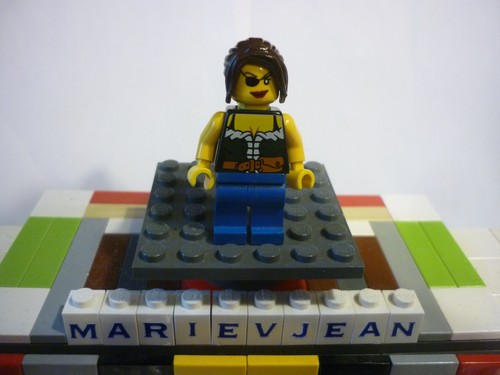 Lego pirate minifig - minifig, female