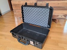Pelican 1555 Air Case - 58,4 × 32,4 × 19,1 cm interior - Black