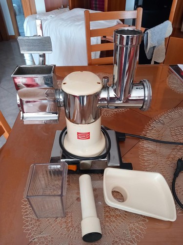 Grattugia tritacarne vintage - grattugia, e
