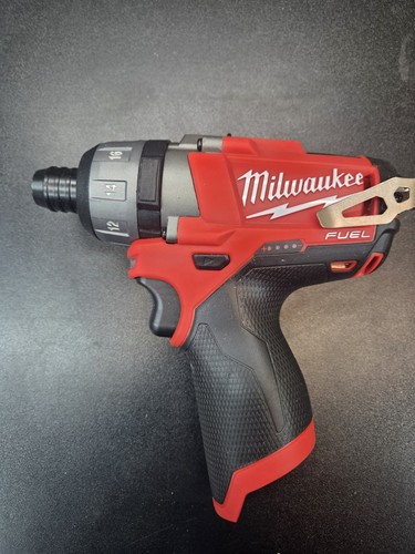Nuovo milwaukee 2402 - 2402-20, m12