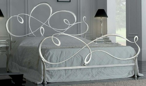 Letto matrimoniale ferro - in,