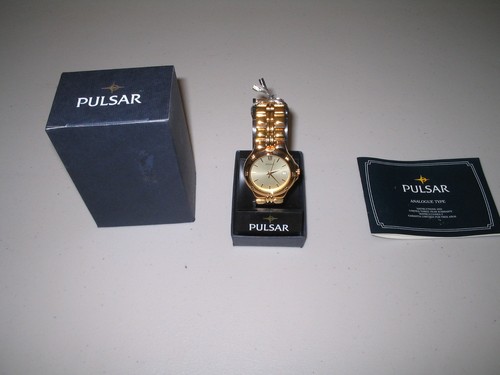 Pulsar analog watch with