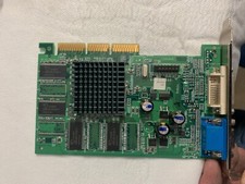 ATI Radeon 7000 AGP 32 MB DVI
