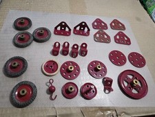 Lot De Pieces rouges  Meccano 
