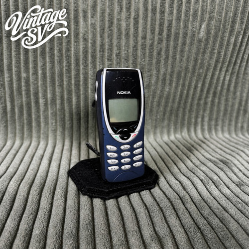 Nokia 8210