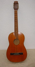 Vecchia chitarra passeggio - da,