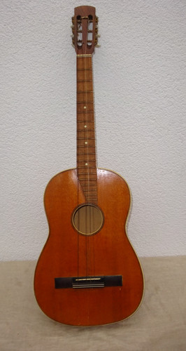 Vecchia chitarra passeggio - vecchia,