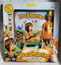 Vintage 1994 Disney Pocahontas bambola PLAYSET bambola orologio libro di fiabe audiocassetta
