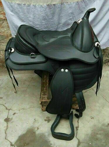 Sella sintetica nera - , stile