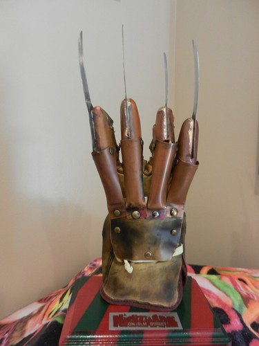 Replica guanto freddy - replica,