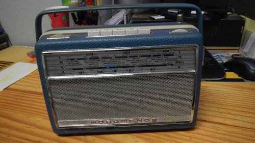 Vecchia radio valigia speciale - radio,