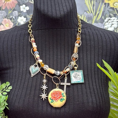 Collana ciondolo medaglione