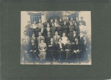 Foto di gruppo. BOSCHETTI MARIO. Carbonara, Borgofranco. Anni '20. Cm. 16x12