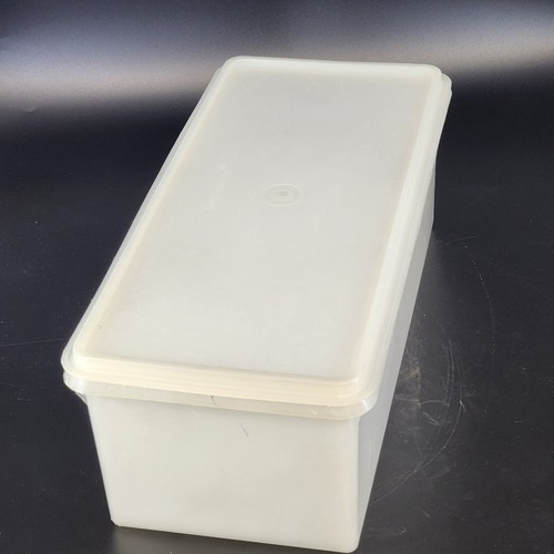Tupperware jumbo bread keeper - jumbo,