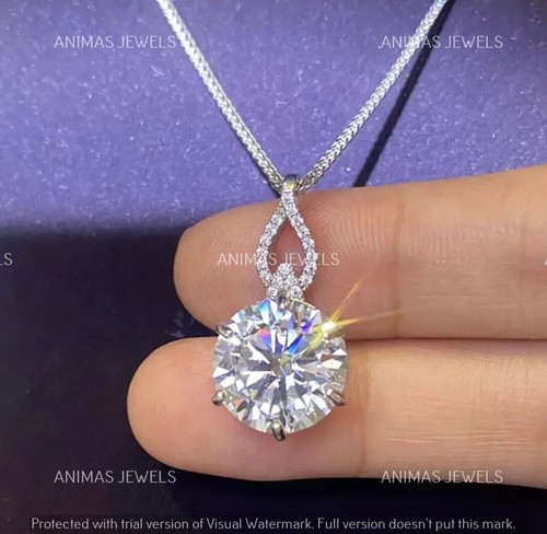 Ciondolo solitario diamante