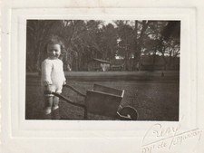 B4 - Foto Photo Fotografia  Anni 50 - Bambina con cariola