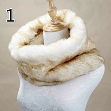DONNA PELLICCIA FINTA SCIARPA