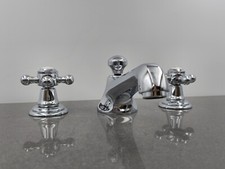 Rubinetto lavabo 3 fori