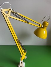 Lampada gialla terziale IKEA